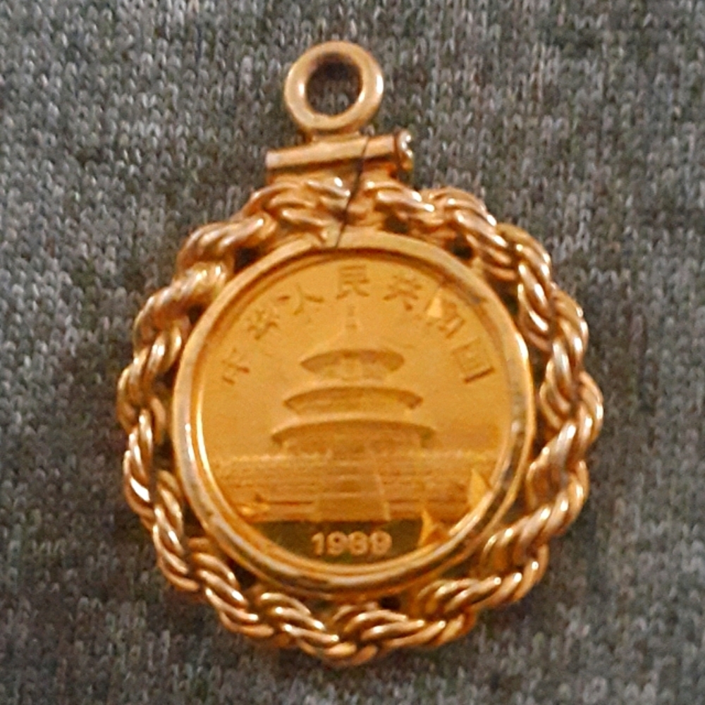 SOLD goldpendant Chinese coin with bezal